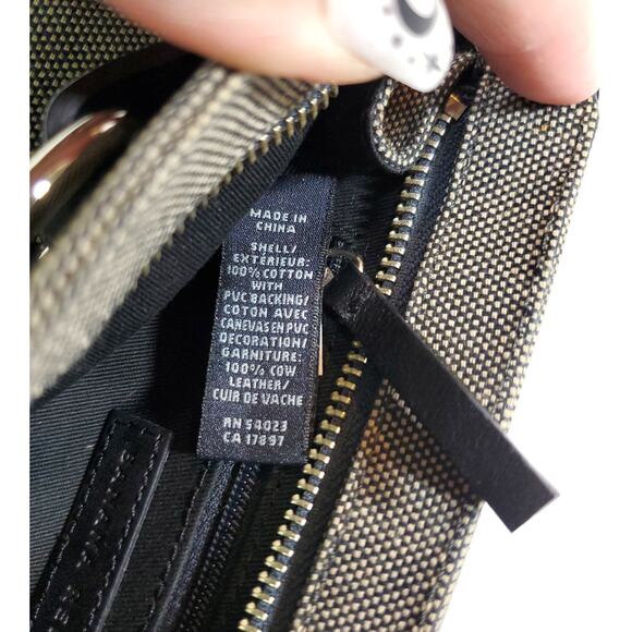Banana Republic | Black and Tan Clutch w/ Leather Accents - Picture 6 of 6
